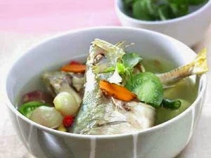 cara membuat sup ikan kuah bening asam pedas