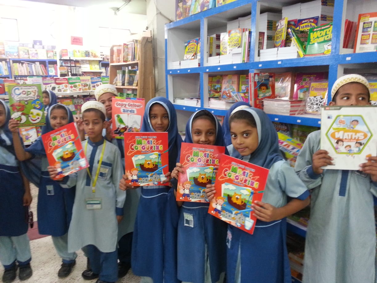 Jumbo Infomedia Blog Students swarm Paramount Book Fair