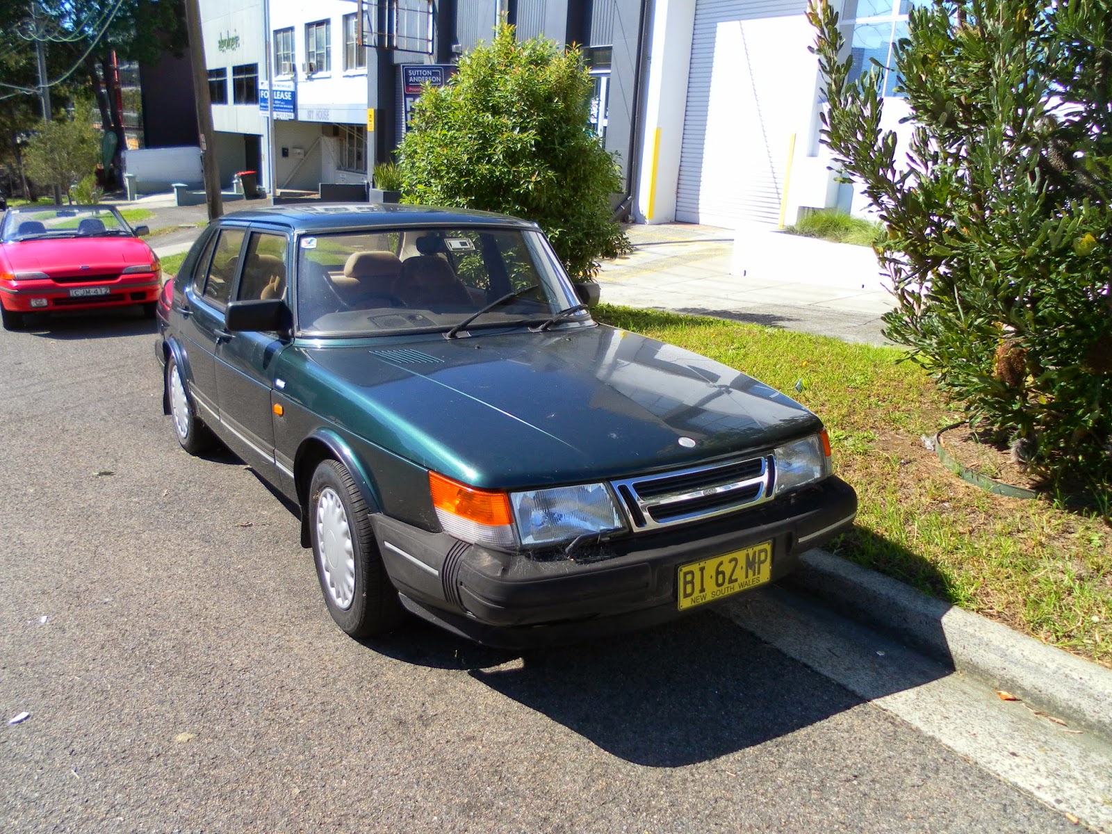 Porsche 911 Saab 900 1