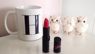 Rimmel 22 classic red lipstick