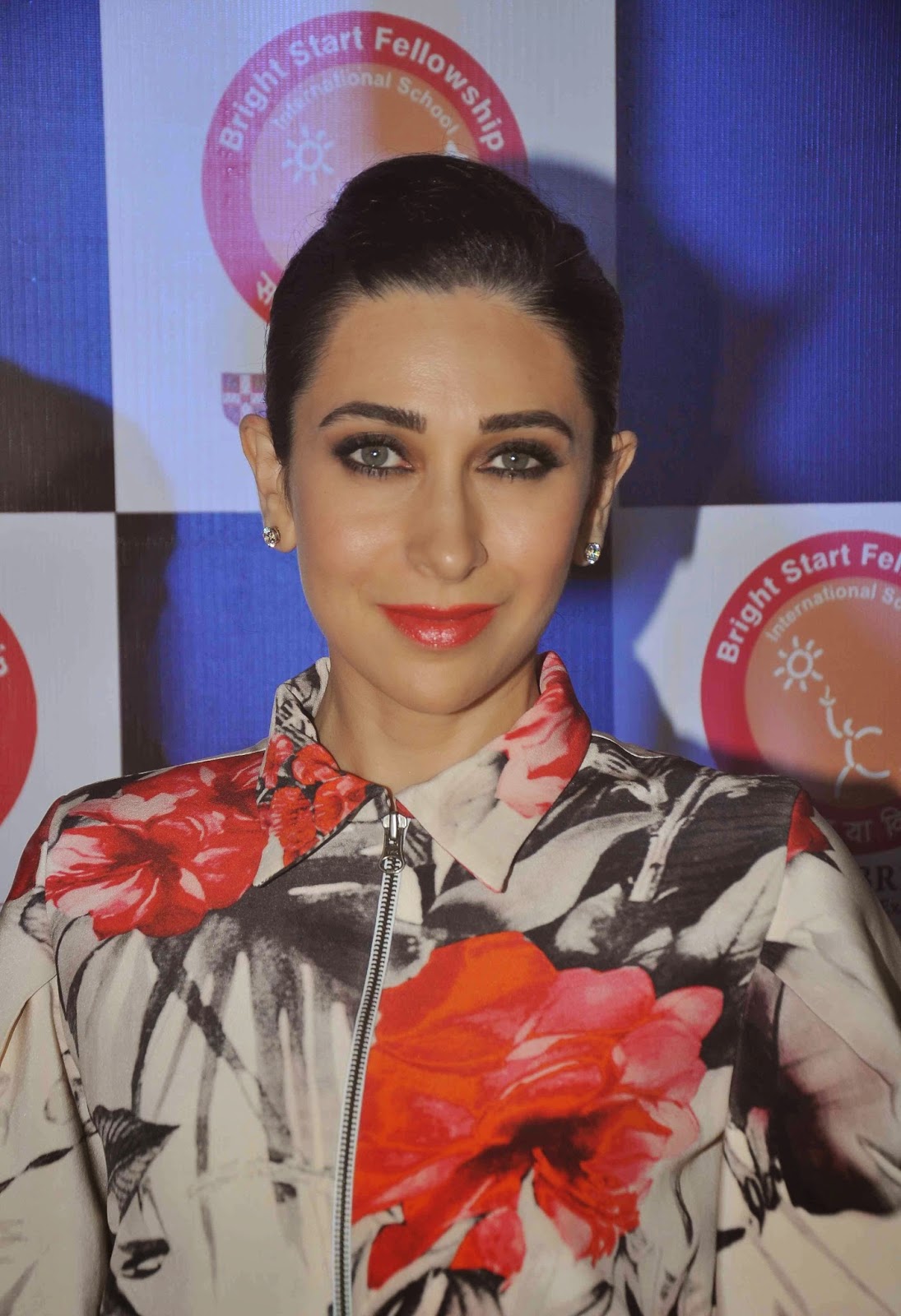 High Quality Bollywood Celebrity Pictures Karisma Kapoor Looks Beautiful And Classy As Always