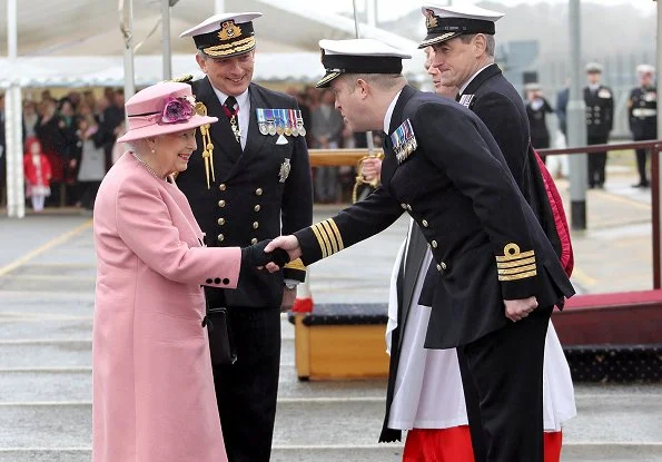 Queen Elizabeth attended the decommissioning ceremony for HMS Ocean. Queen wore pink coat and hat