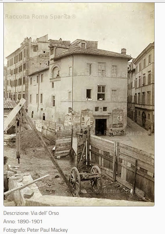 На фото 1890-1901 года показаны строительные работы по укреплению берега Тибра.