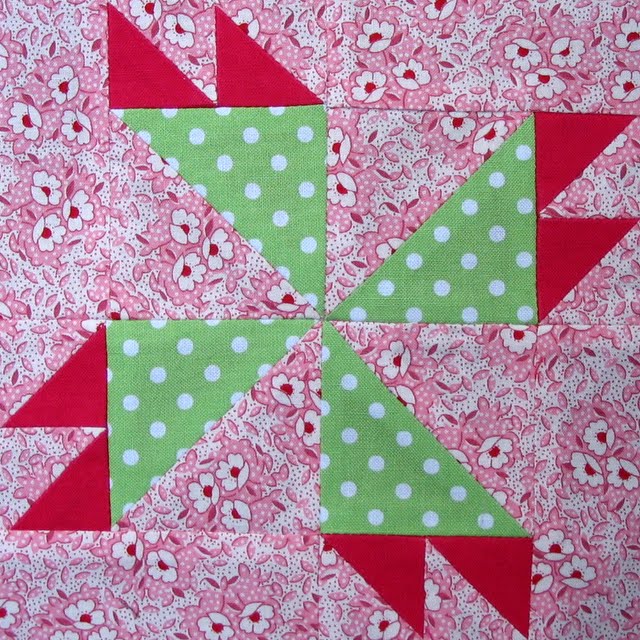 Starwood Quilter Rosebud Quilt Block
