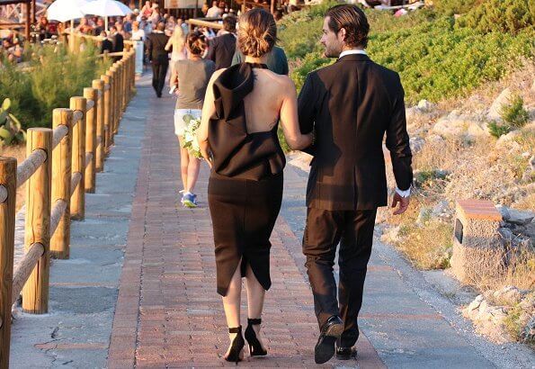 The wedding took place on Capri island. Prince Alexander and Gabriel. Carolina Pihl is the godparent. wedding dress