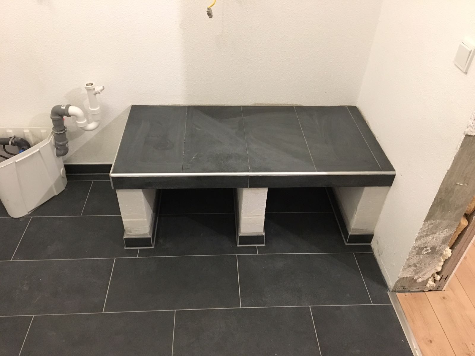 Waschmaschinenpodest