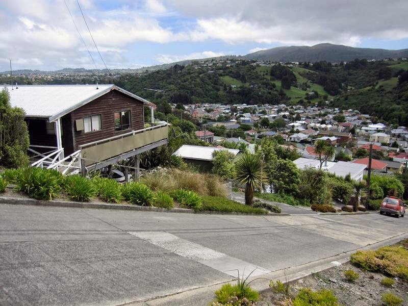 steepest road in the world, steepest road, steepest street in the world, how steep is baldwin street, baldwin street death, baldwin street nz