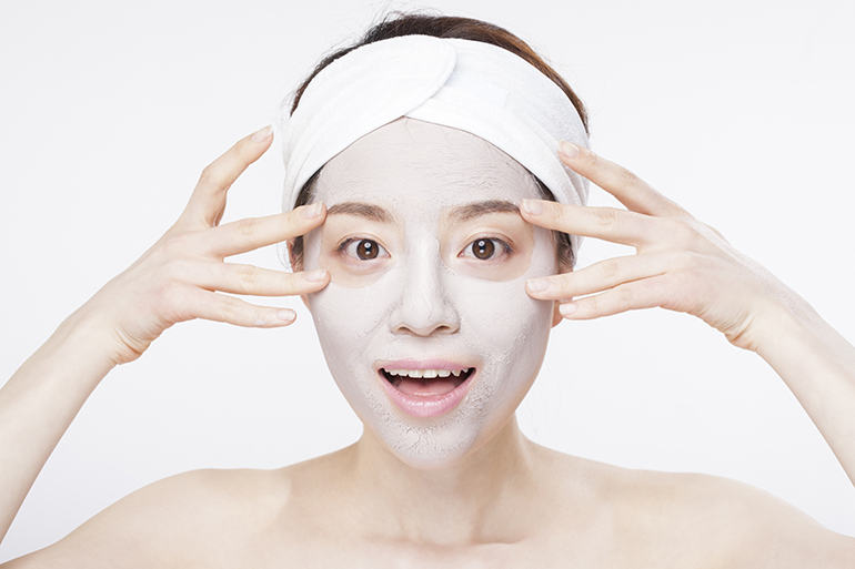 Корейские маски для лица. Передача маска в корейской. Как завязывают маску корейцы. The Bestseller for face in Korea.