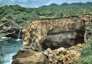 Karang Bolong Donorojo Pacitan