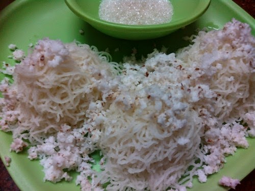 Vaniensamayalarai: Idiyappam / White String Hoppers