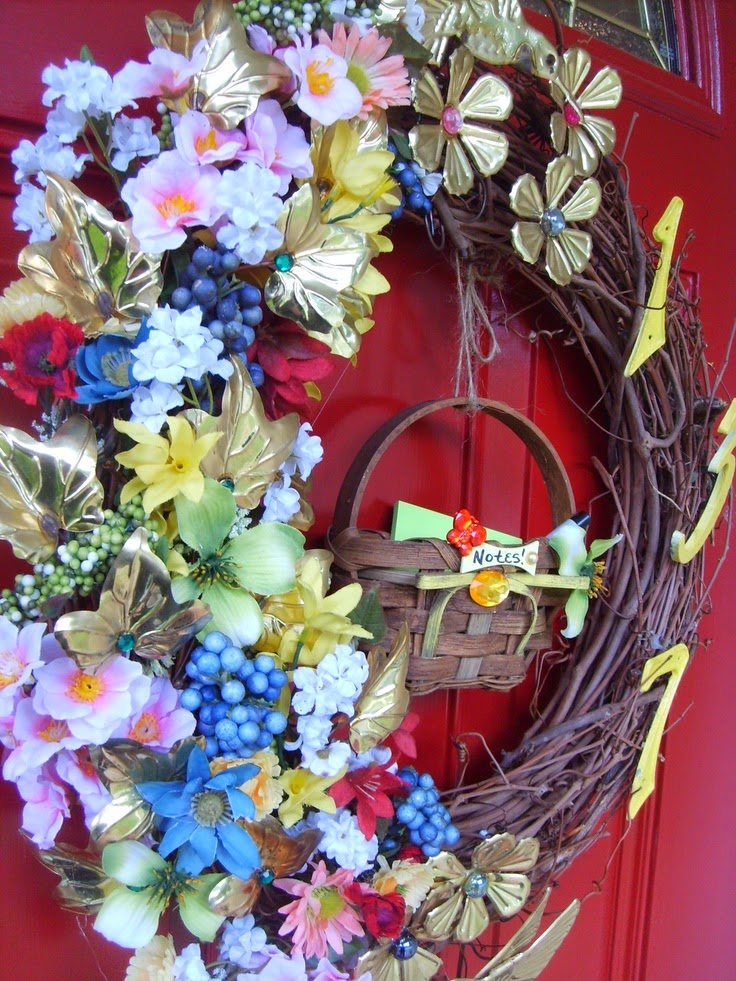 Wreath Craft: using outdated metal wall decor