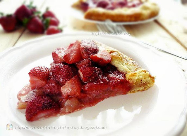 Strawberry Galette| Çitra's Home Diary. #galetterecipe #strawberryrecipe #strawberrygalette #pierecipe #dessertpie #fruitypie #strawberrypie