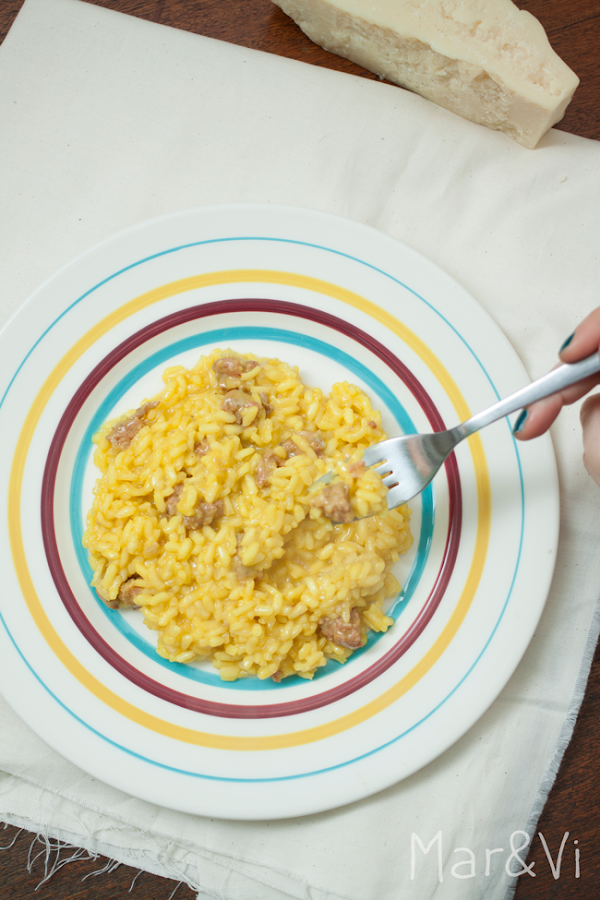 Como preparar risotto alla milanese con salchichas 