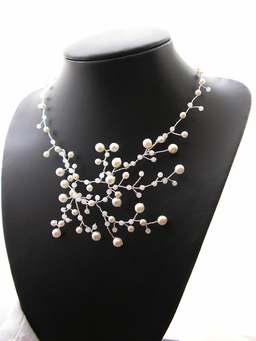 Bright Smile Pearl Vine Necklace