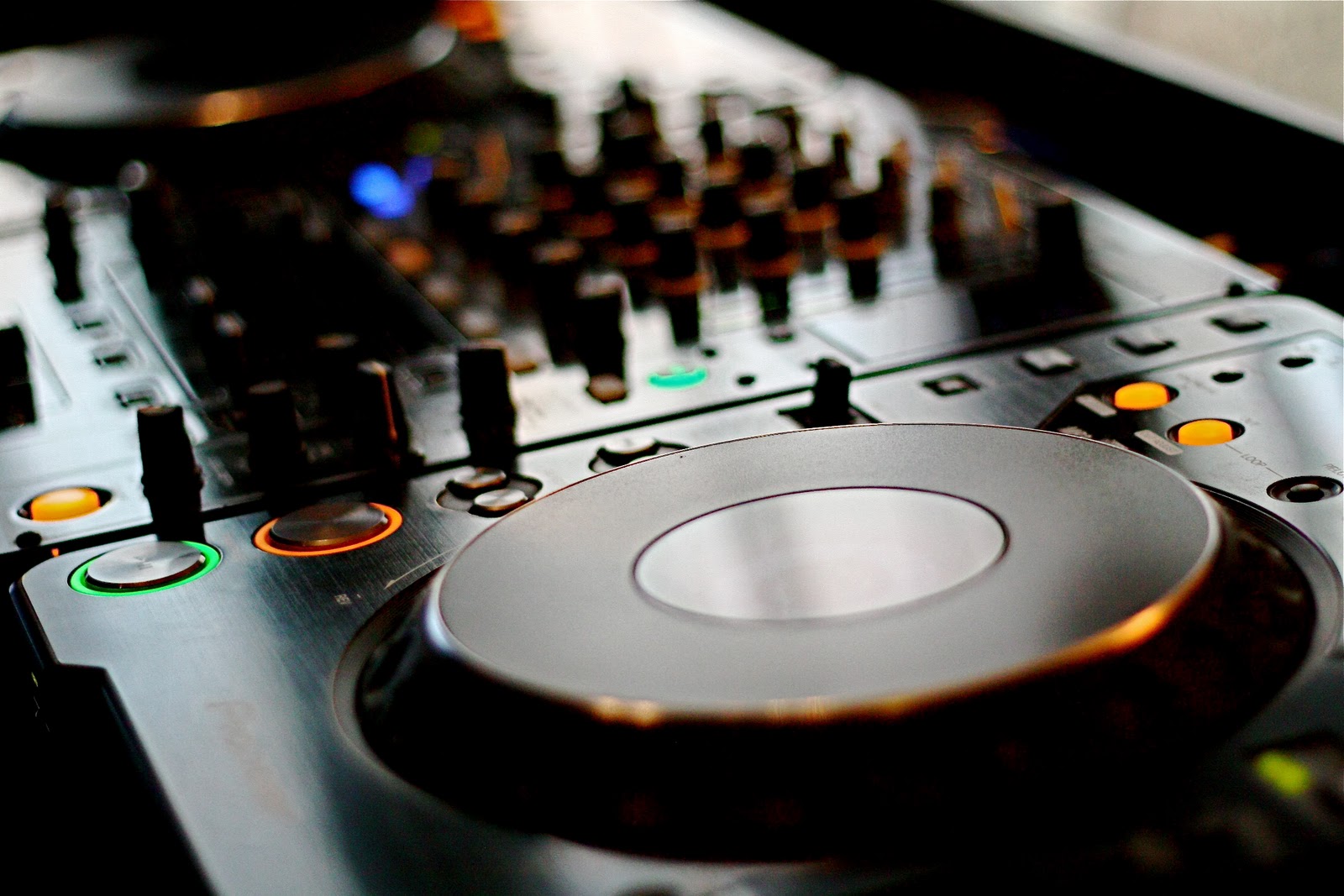 Dj mixes sets. Диджейские сеты. DJ Set Pioneer. DJ картинки. DJ Set Dым.