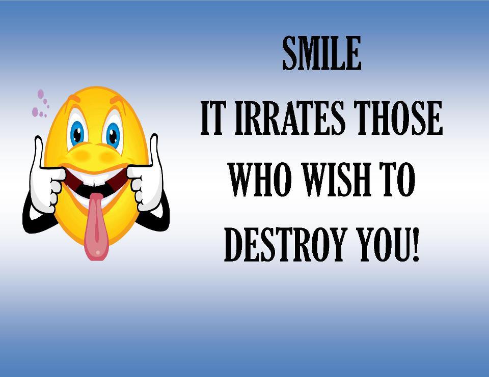 Put on a smile face. Волосы улыбка. Put on a smile face. 'i am happy' on a paper. Шорты put on a smile face.