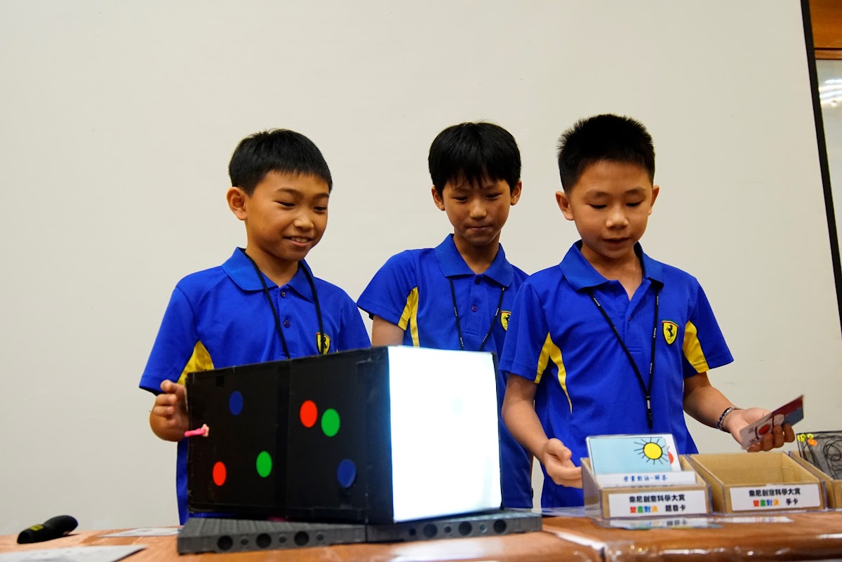 來自全台各地小小科學家，結合家鄉特色於科學玩具作品之中，大展飽滿的創意能量！