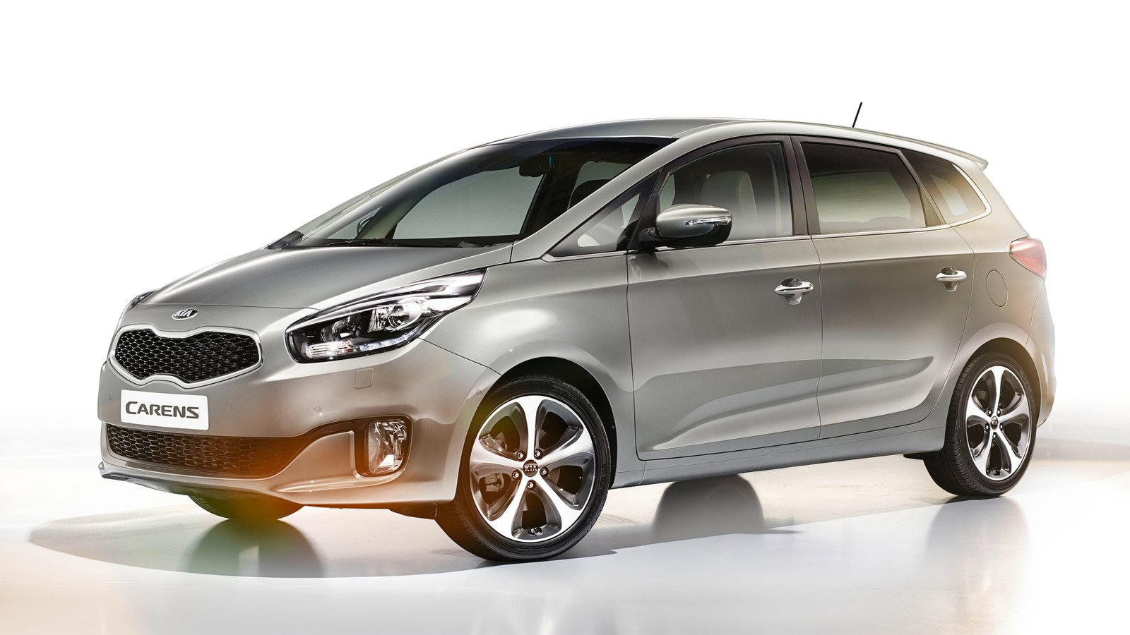 Car Wallpapers in Good Images 2013 Kia Carens