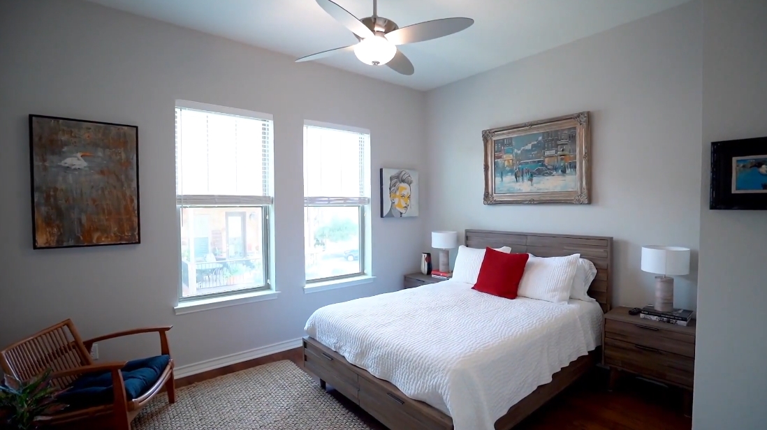 22 Interior Design Photos vs. Tour 216 Adams St, Georgetown, TX