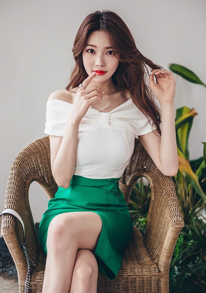 Beautiful Park Jung Yoon in the April 2017 fashion photo album (629 photos) photo 14-4