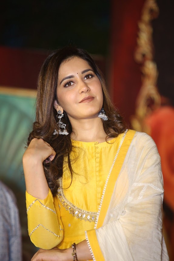 Raashi Khanna at Srinivasa Kalyanam Press Meet