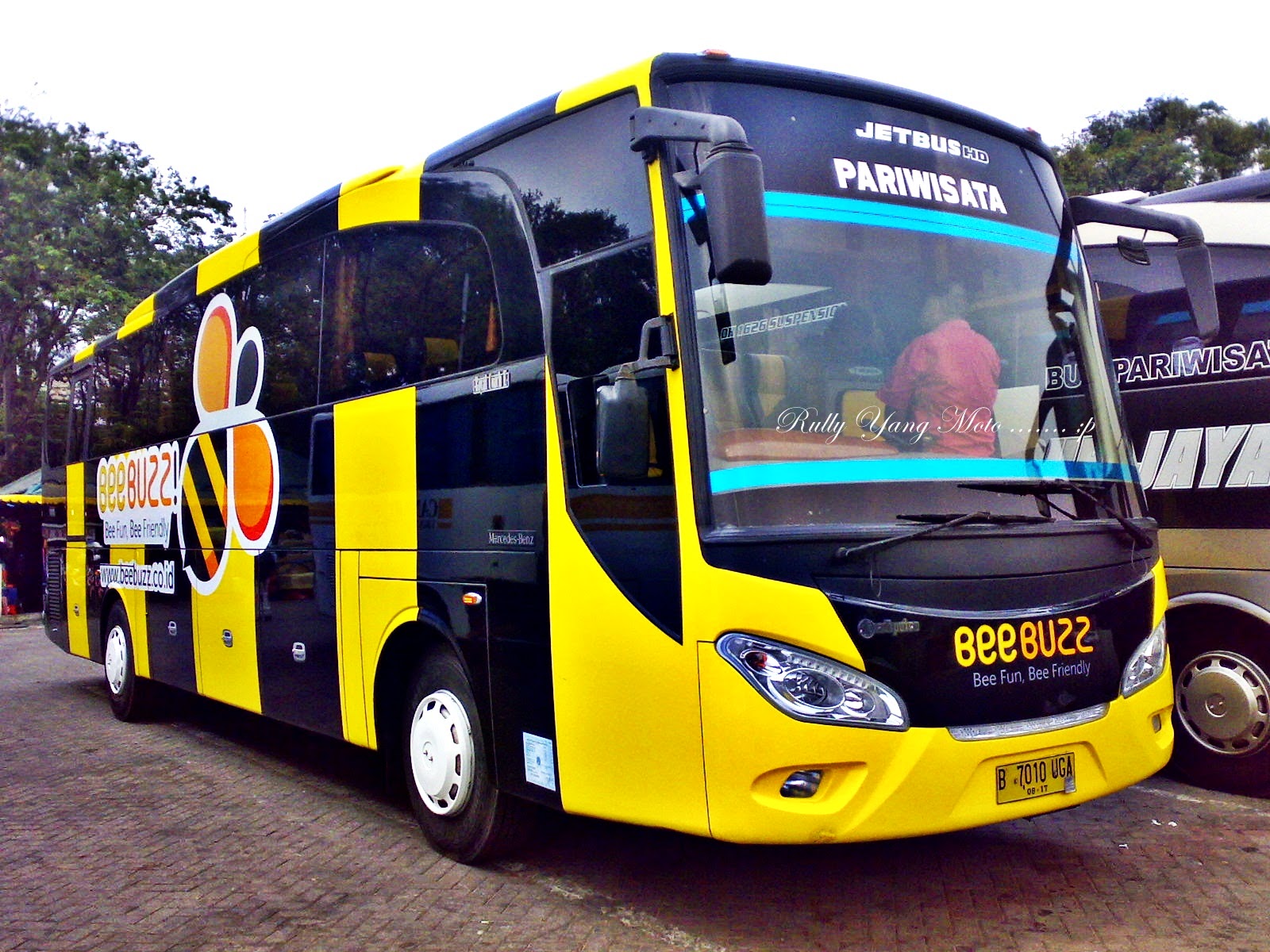 Jetbus Pariwisata: Raja Jalan Raya yang Mengantar Petualangan