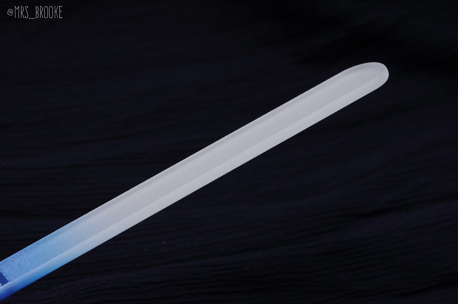 пилка для валиков. пилка валик. пилка для зашкуривания ногтей. лазерная пилка для кутикулы velganza lnf-09. пилка зеро для боковых валиков.