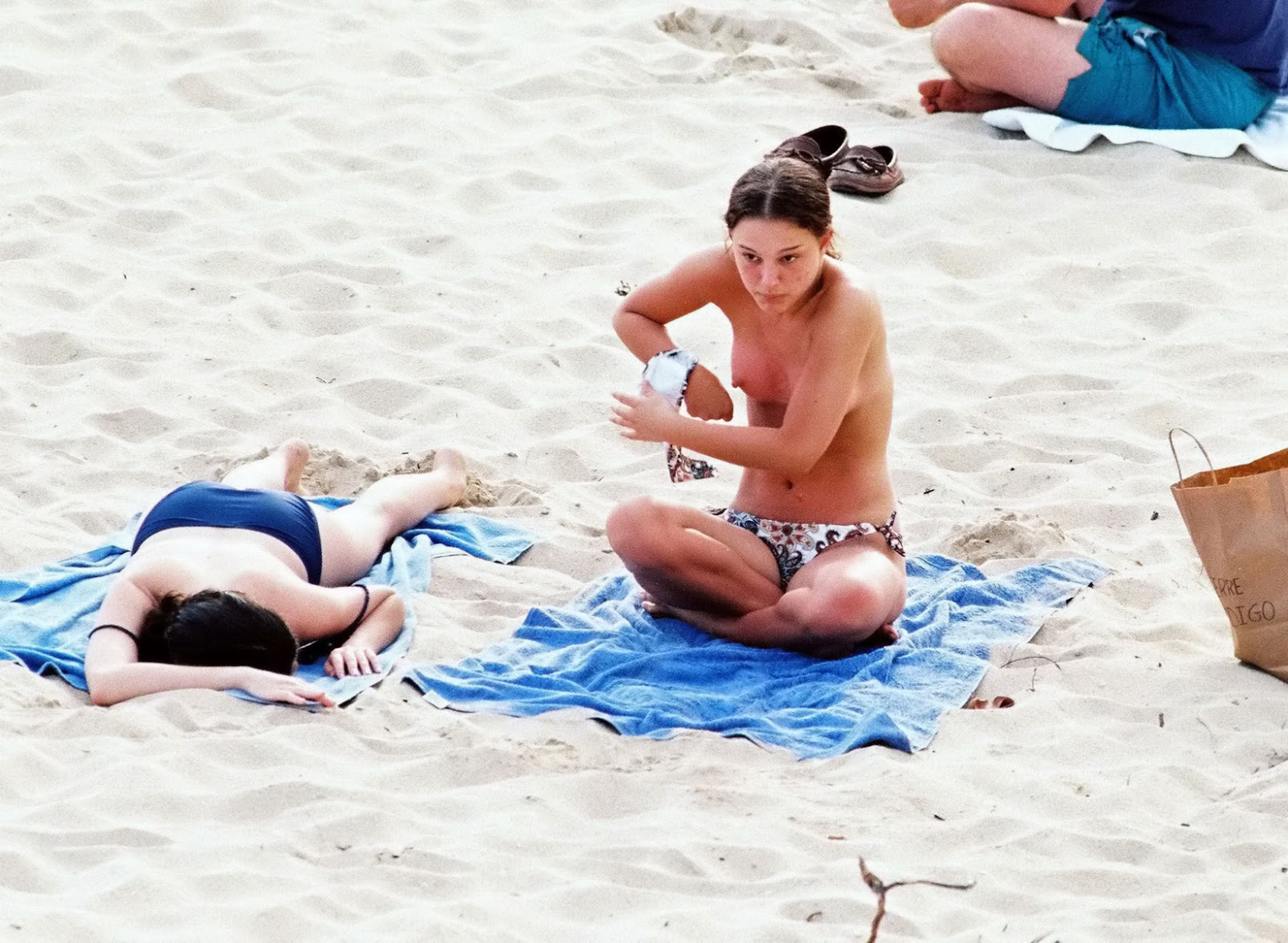 Natalie portman nude on beach Non nude girls satin