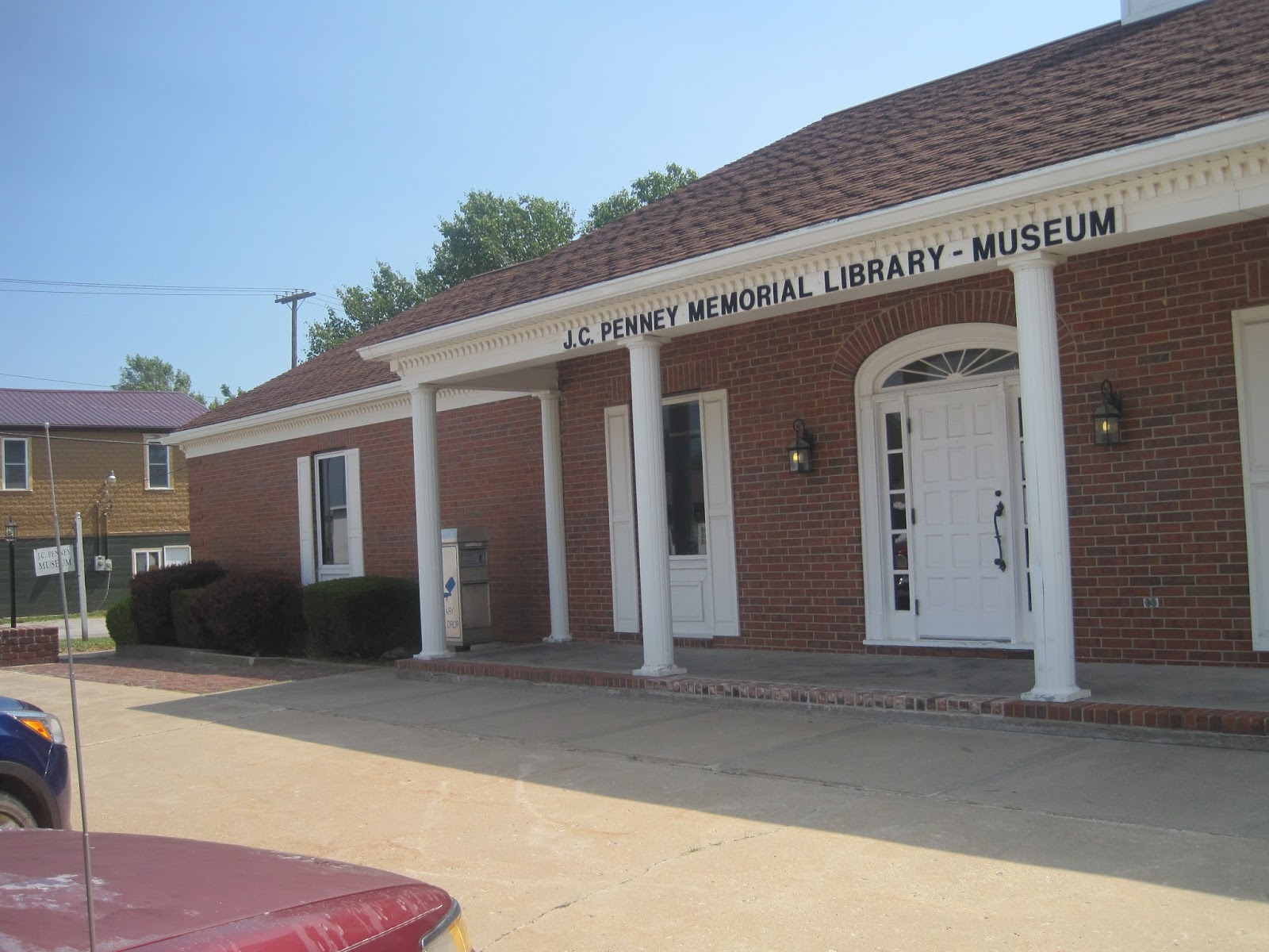 Rita's Sew Fun Hamilton, Missoui Home of??