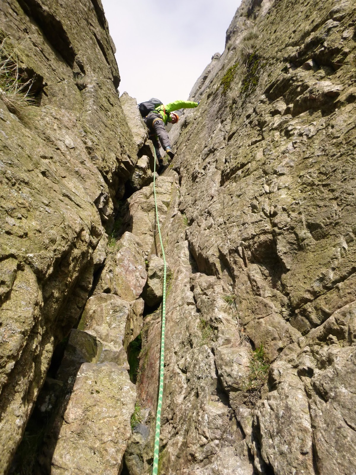 Outdoor Courses for Scrambling, Climbing, Kayaking & Mountain ...