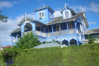 บ้านสีฟ้า