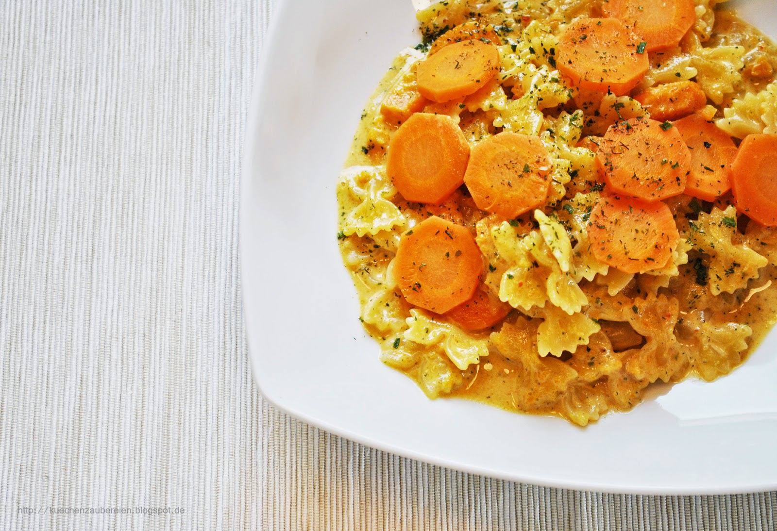 Schnelle Nudeln in scharfer Karotten-Curry-Soße | Küchenzaubereien ...
