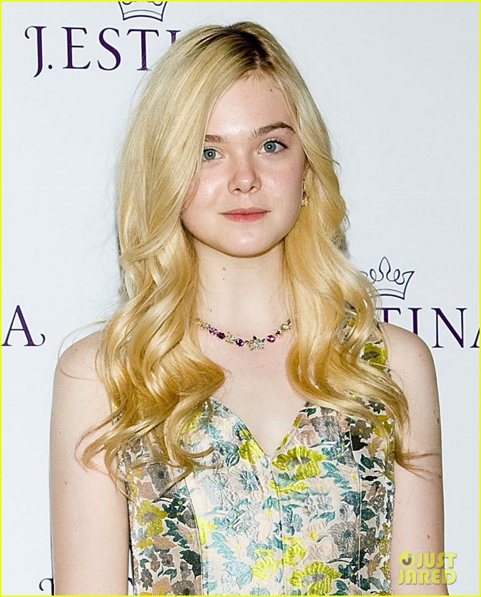 Elle Fanning Height, Weight And Body Measurements | olala