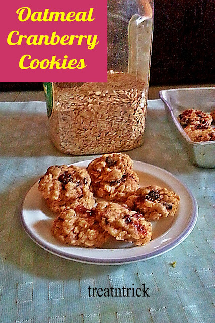 Oatmeal Cranberry Cookies Recipe @ treatntrick.blogspot.com