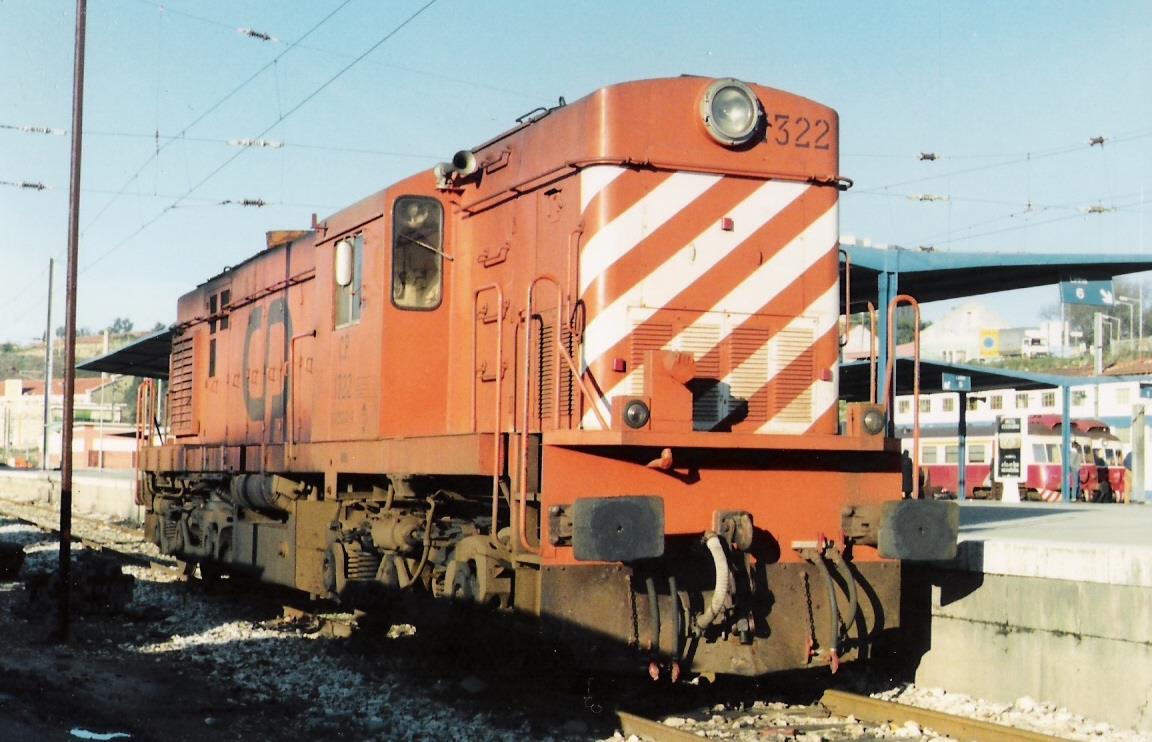 Os Caminhos de Ferro Diesel CP Série 1320