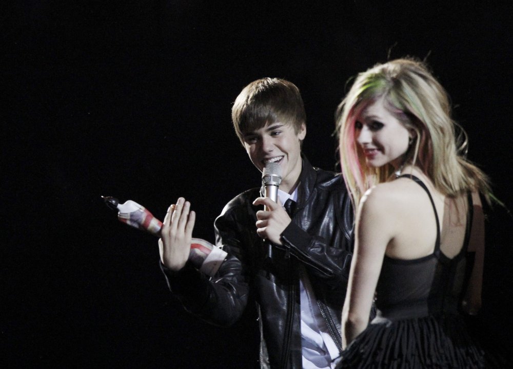 Avril Lavigne and Justin Bieber at 2011 Brit Awards in London