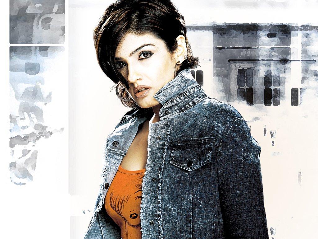 Raveena Tandon HD Wallpapers