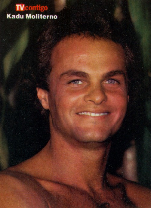 Astros em Revista KADU MOLITERNO O GALÃ SURFISTA