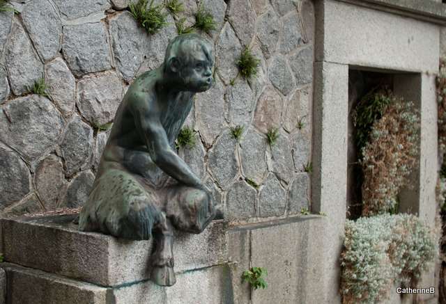 Que Des Traces De Pas La Clinique Hopital Du Diable