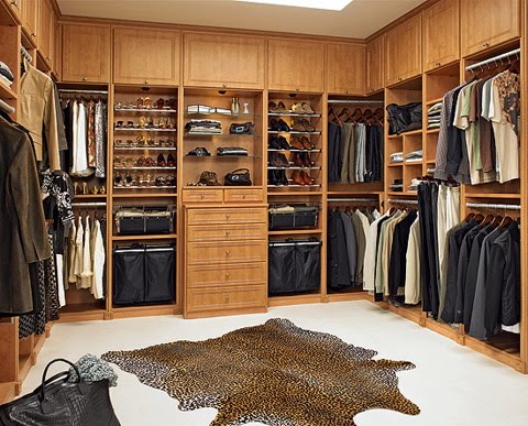 Discovering the Perfect Standard Closet Size for Your Space