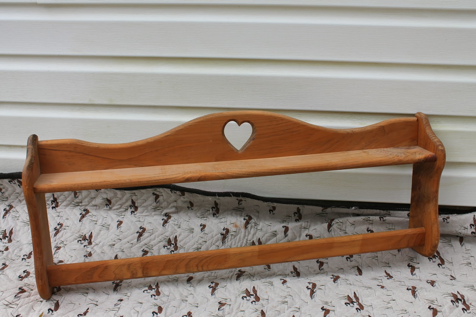 IC Church Auction 2013 Pine Heart Hanging Quilt Rack