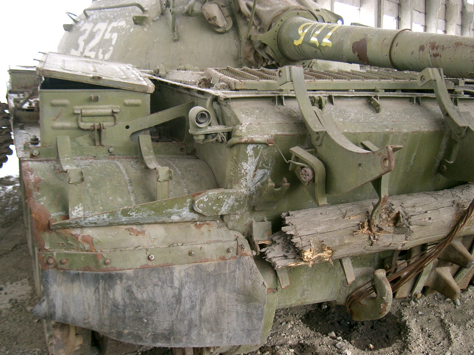 клеймение акб в вс рф. т 62 место механика водителя. танковый аккумулятор т-80. топливные баки танка т-72 б3. т-72б3 мто.