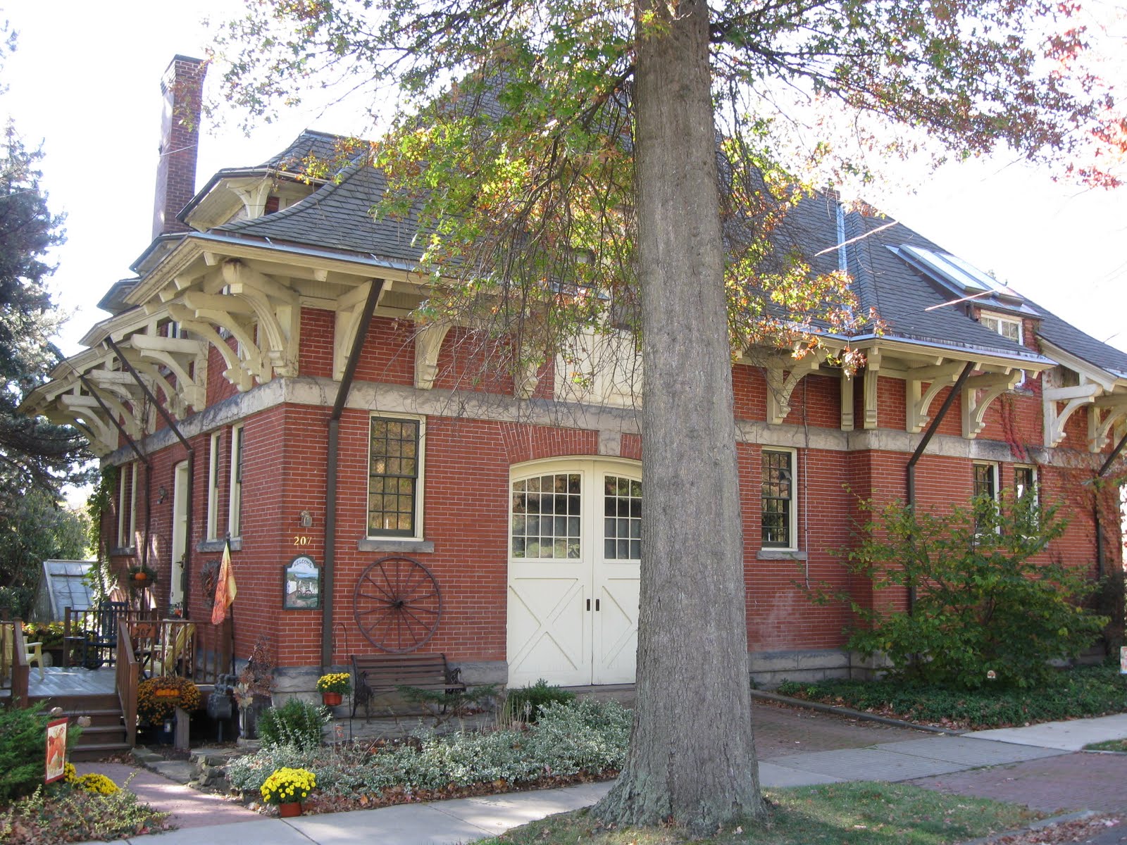 Retiring Guy The Crary Barn in Warren Pennsylvania I Know Who Lives There