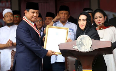Prabowo Dianugerahi Medali Star of Soekarno Di HUT RI ke 73