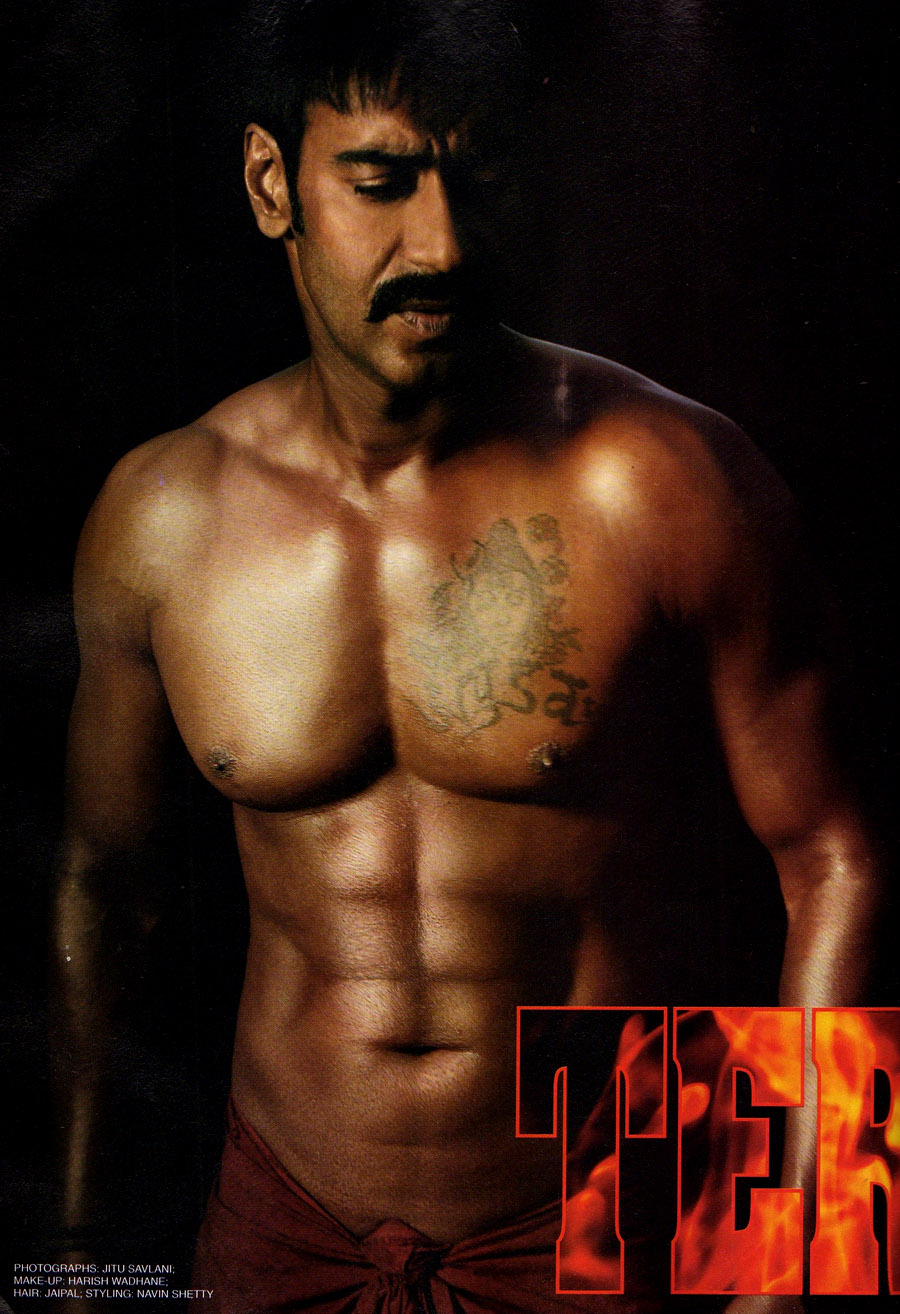 Shirtless Bollywood Men Ajay Devgan.
