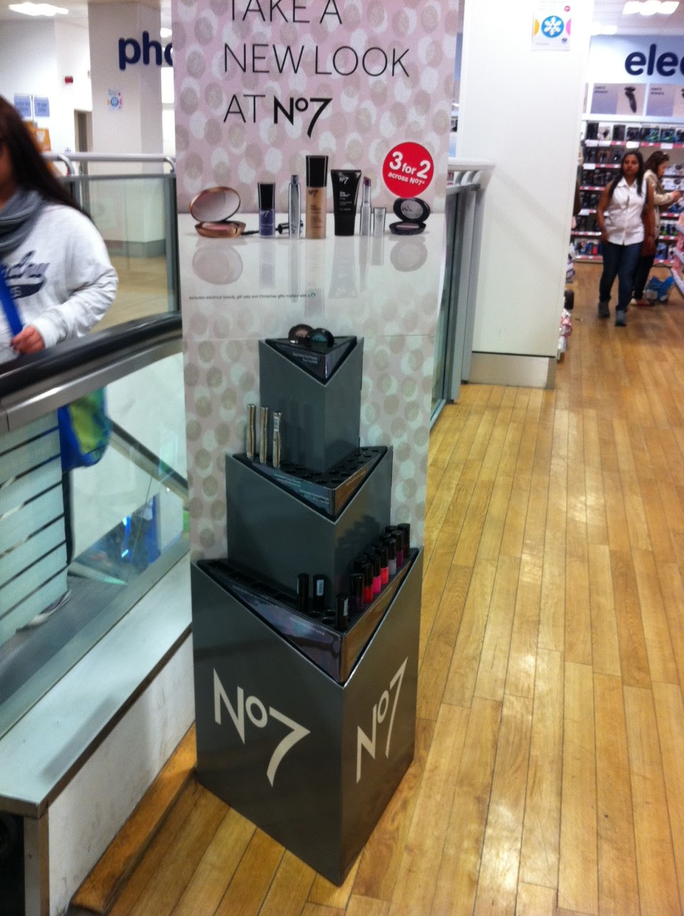 MESH INSTORE INSPIRATION Stands promoting new No7 cosmetics in Boots
