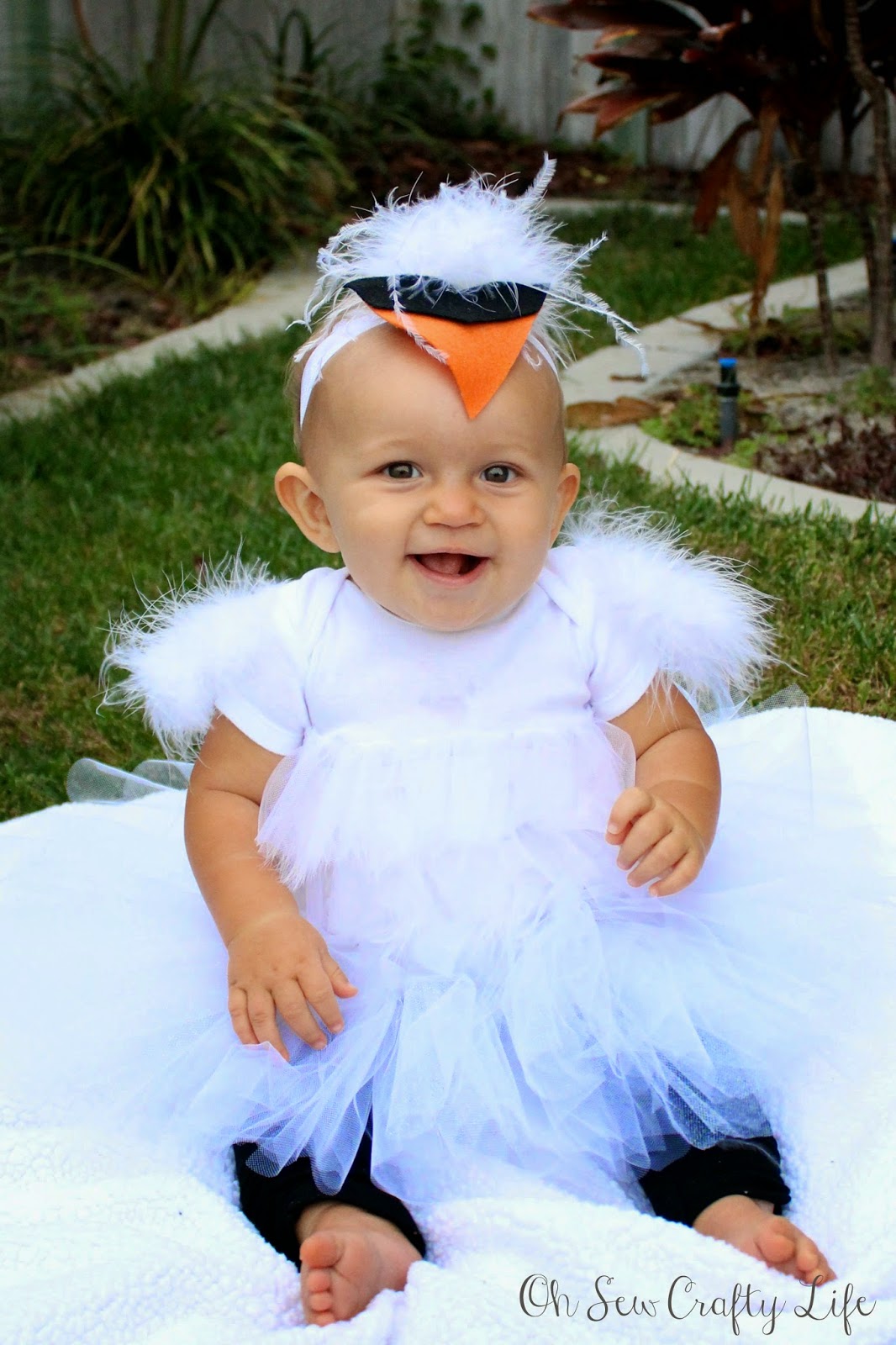 DIY Baby Swan Costume | Crafty Mom Blog