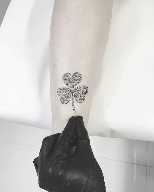 tatuagens femininas de trevo de quatro folhas tatuagens femininas de trevo de quatro folhas