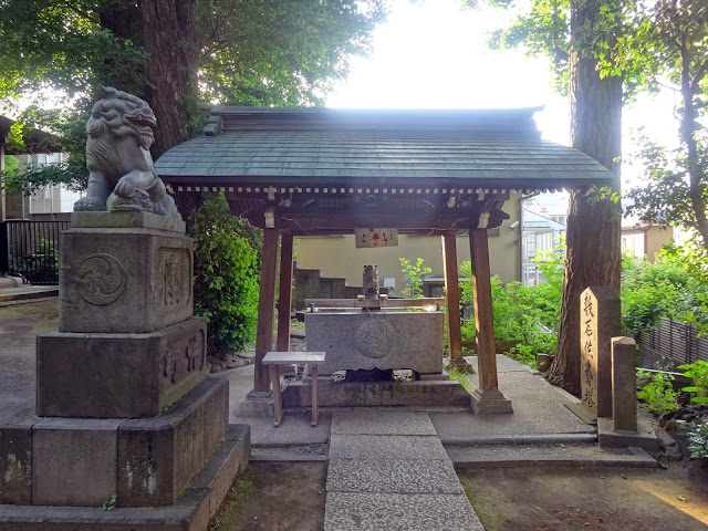 手水舎,氷川神社,東中野〈著作権フリー無料画像〉Free Stock Photos 