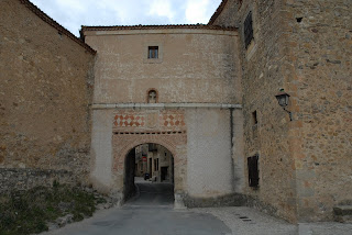 Puerta de entrada a Pedraza, único lugar por el que se puede entrar al pueblo.